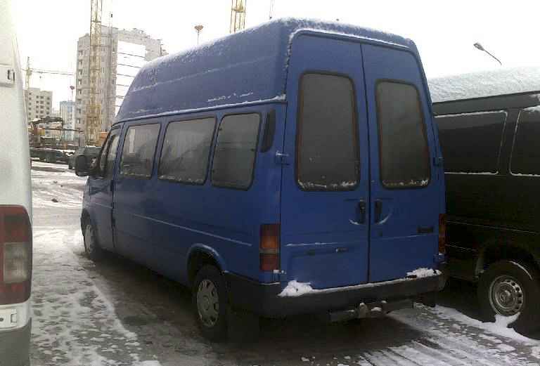 Заказ машины для перевозки людей из Москва в Малоярославец